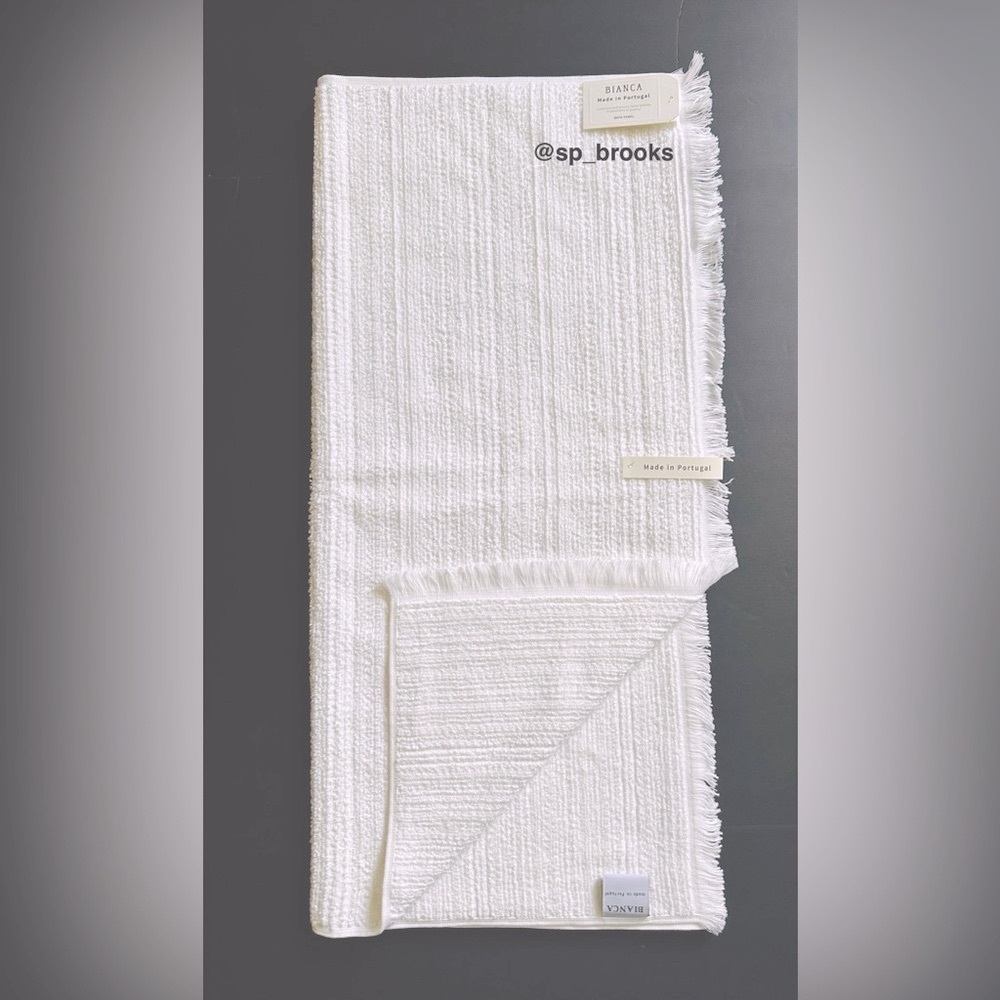 🎁1PC BIANCA Bath Towel - White Boucle Textured Pattern - 100% Cotton